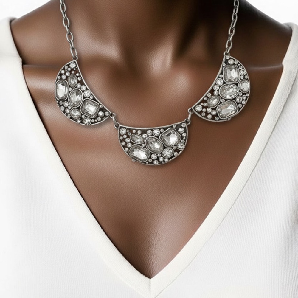 Elegant Silver and Crystal Necklace